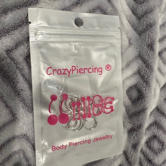 Fake piercing new in box - Picture 1 of 2